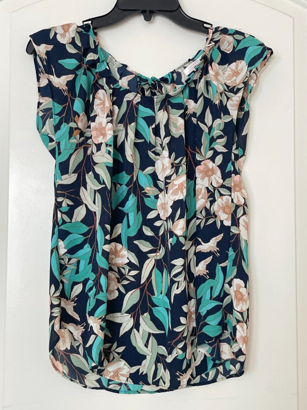 LC Lauren Conrad Blouse Pleat Neckline Back Tie Navy Blue Floral Top Small